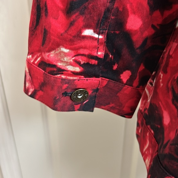 Chico's Size 2, shades of red & black flower print jeans style jacket, E… - Picture 14 of 14